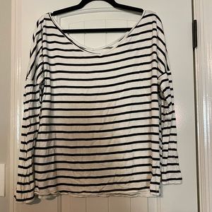 Agnes & Dora Light Sweater Top